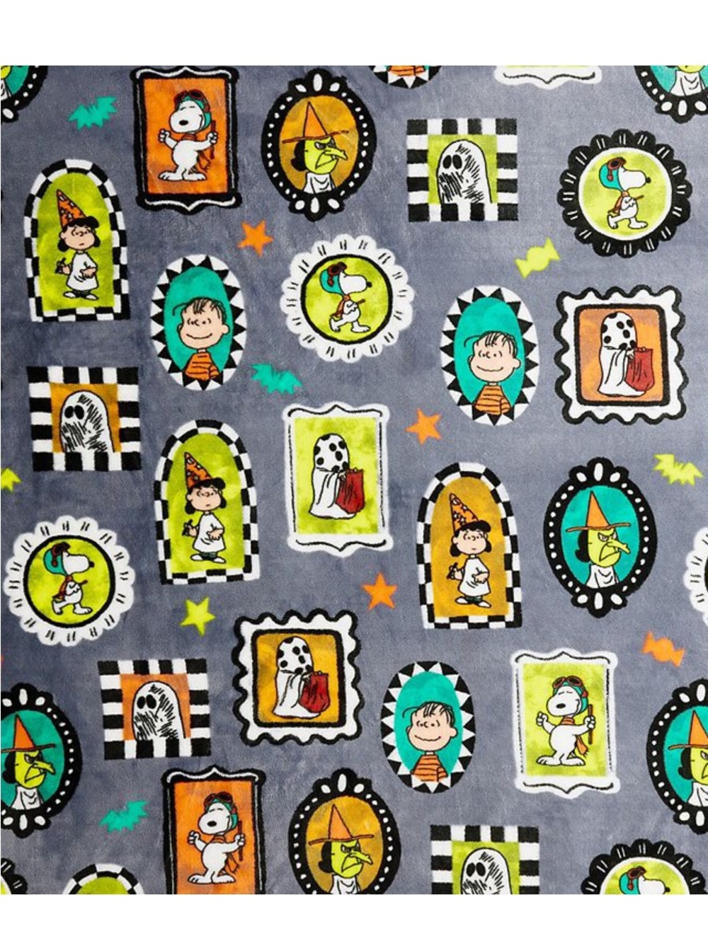The Big One Peanuts Halloween  Blanket - Picture 2 of 2